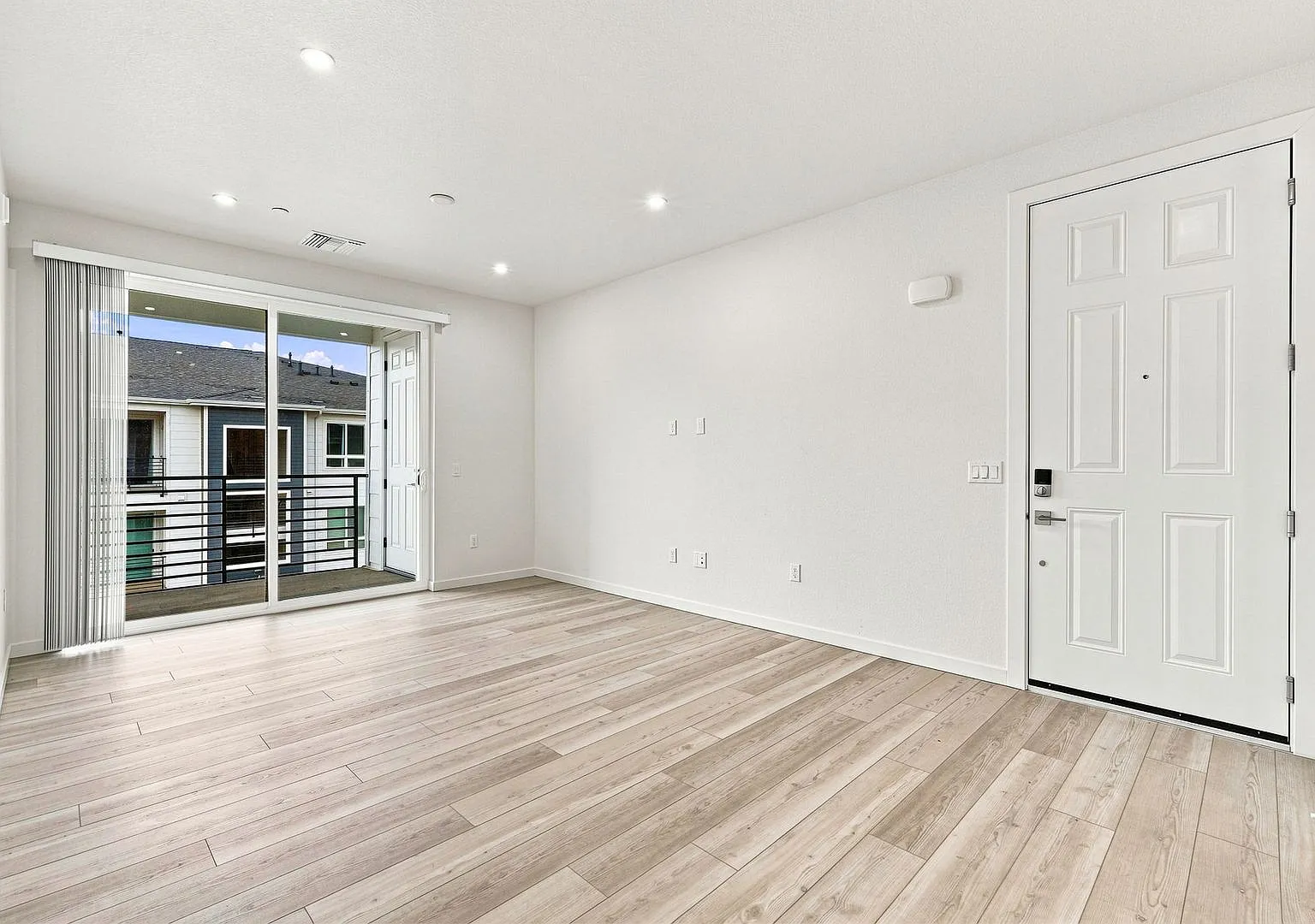 Brand New Condo With Oversize Garage + Driveway Parking Too! — Photo 4