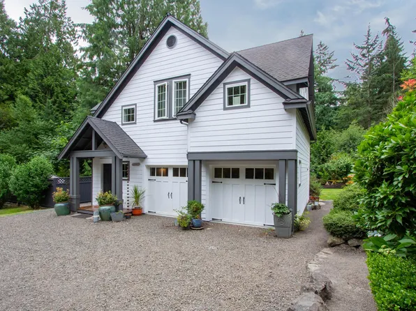 10261 Sunrise Pl NE, Bainbridge Island, WA 98110