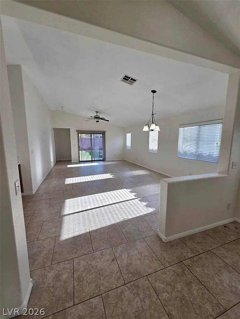 3 bed, 2.0 bath, 1436 sqft, $2,195 — Photo 3