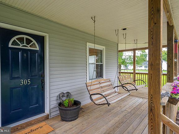 2nd image of 305 Laurel Rd