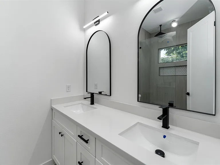 4353 Aledo St #B — Photo 11