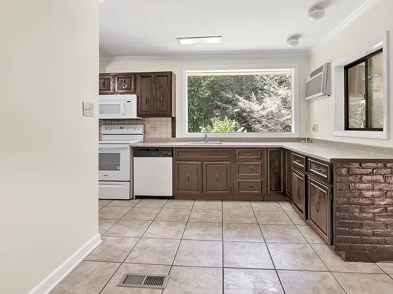 21 Old Redding Rd — Photo 19