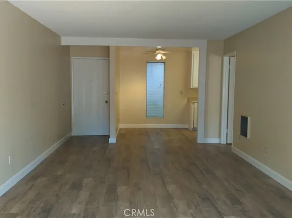 1000 W Macarthur Blvd APT 84, Santa Ana, CA 92707