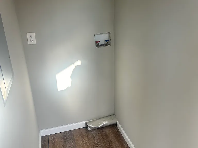143 S Cliff St — Photo 2