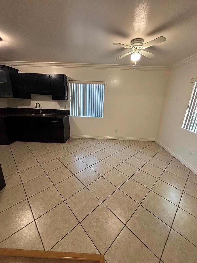 4 bed, 1655 sqft, $3,770 — Photo 2