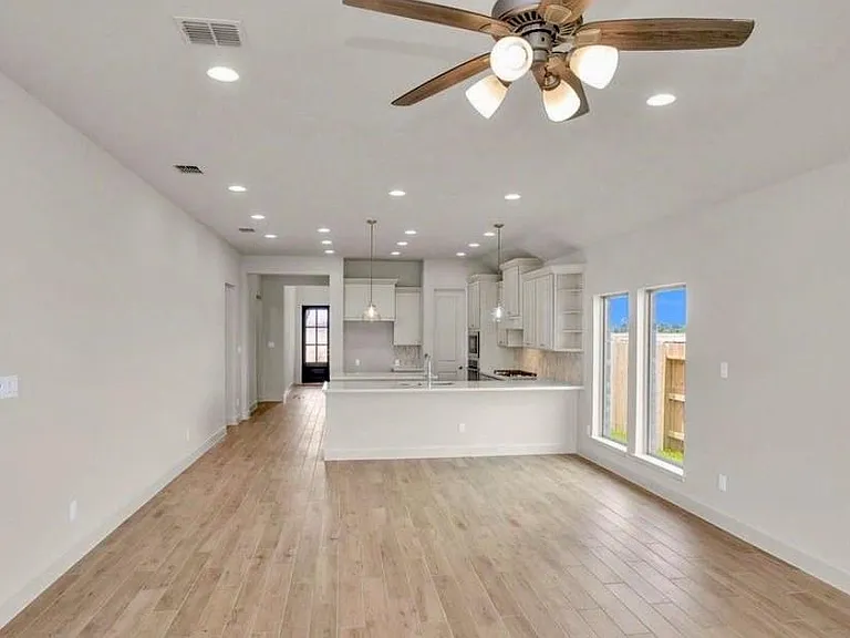 1638 Lorenzo Ln — Photo 5