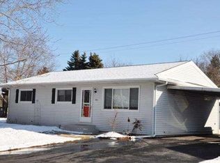 755 Foxtrail Cir, Burlington, WI 53105