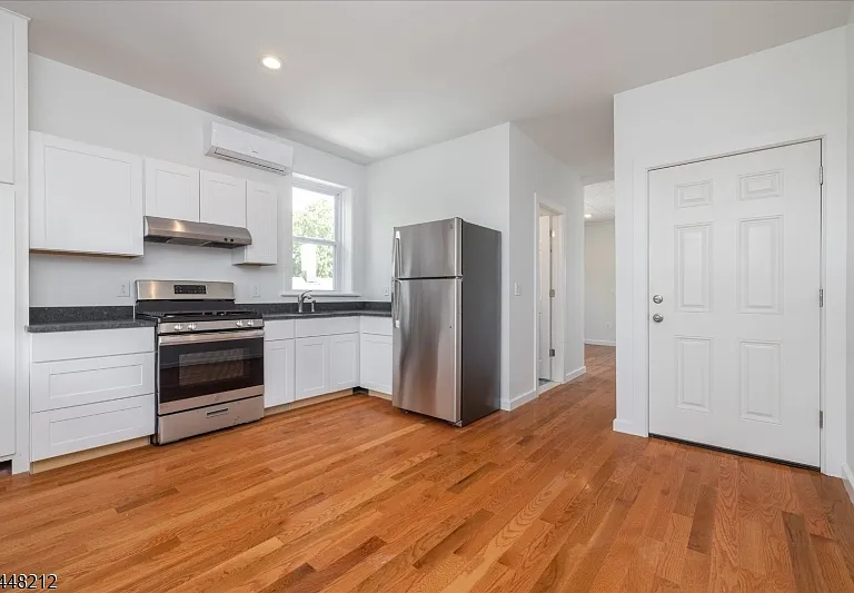 200 Forest St #3R — Photo 3