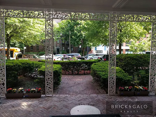 Rented by BRICK & GALO REALTY CORP | media 7