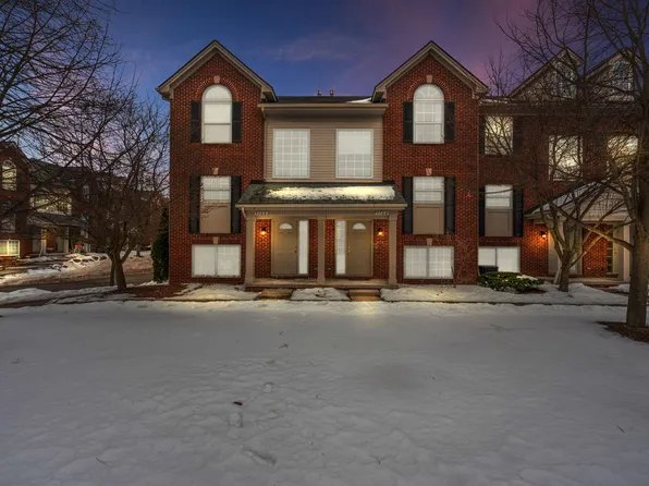3164 Promenade Cir, Ann Arbor, MI 48108