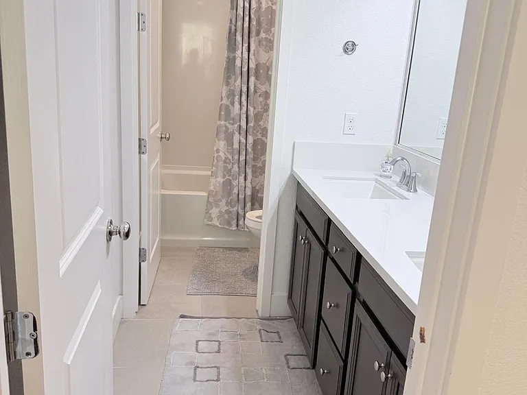 58 E Kamyar Pl — Photo 25