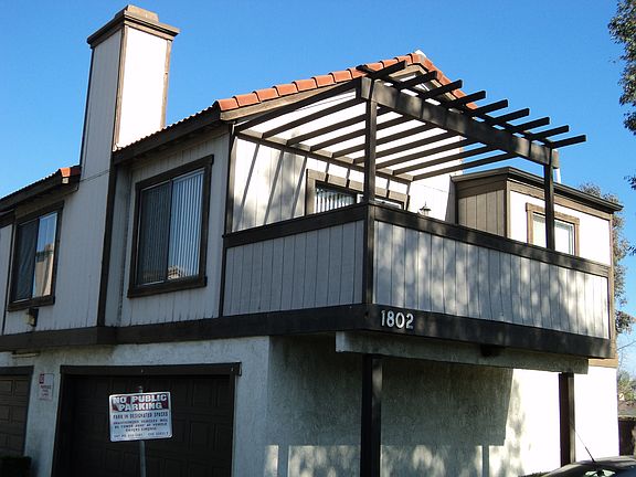2nd image of 1802 N Vineyard Ave APT F