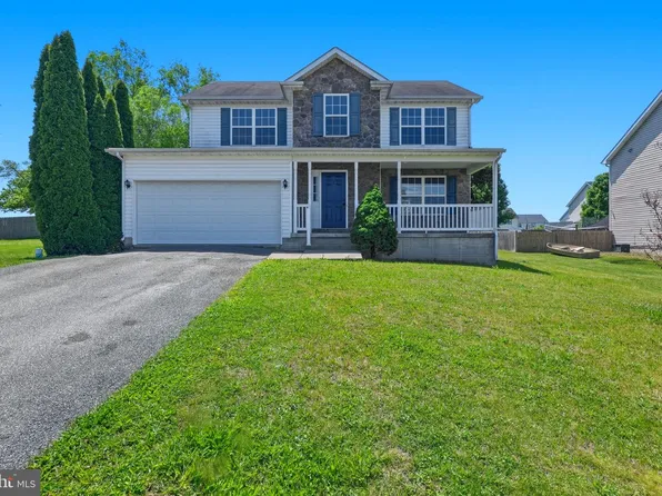 251 Thayers Gull Dr, Martinsburg, WV 25405