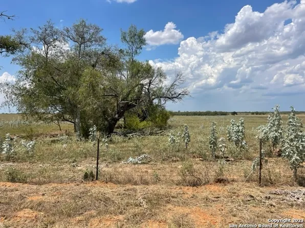 843 County Road 232 LOT 06, Floresville, TX 78114