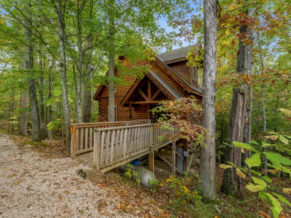 246 Suzannas Arch Rd, Campton, KY 41301