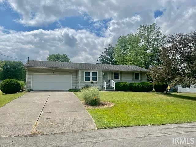 1706 Vandeveer St photo 1