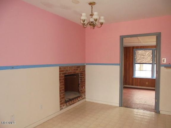 2nd image of 4609 Robinhood Dr