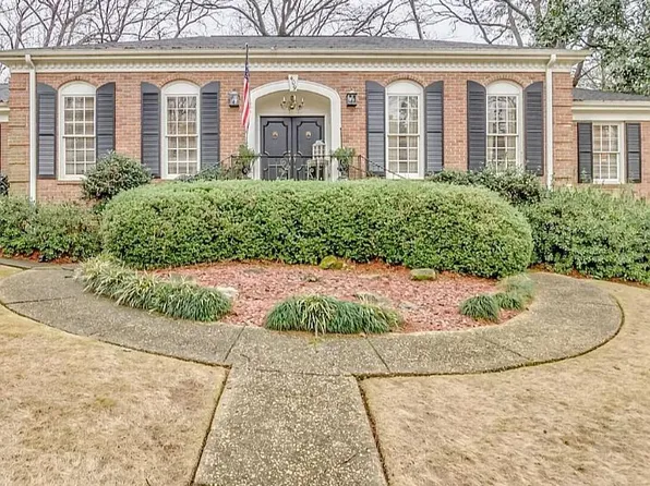 409 Woodridge Dr, Tuscaloosa, AL 35406