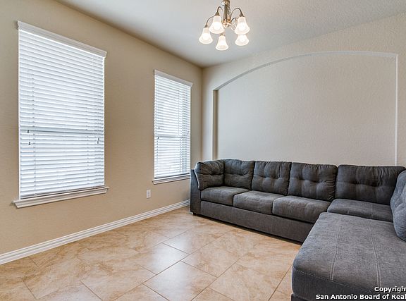 3rd image of 414 Woodside Way