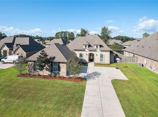 120 Laurel Oaks Rd, Madisonville, LA 70447