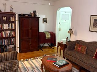 4888 Macarthur Blvd NW #6, Washington, DC 20007