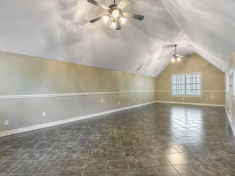 10819 Lake Windcrest — Photo 37