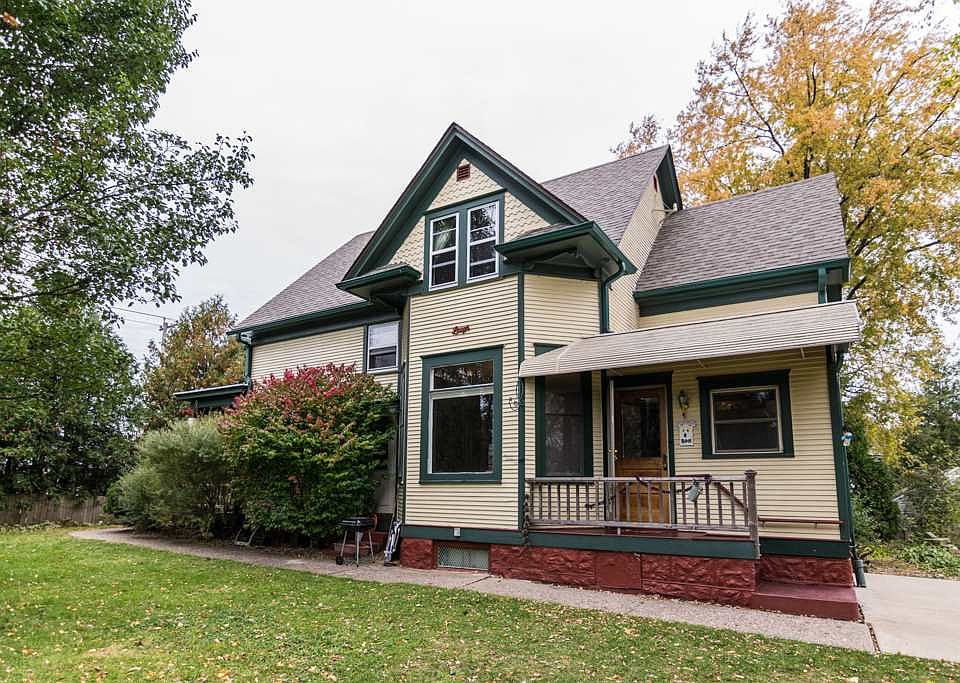 2451 Pennsylvania Ave, Dubuque, IA 52001 Zillow