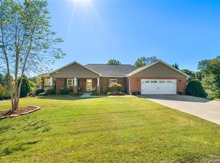 4 Park Ave, Granite Falls, NC 28630