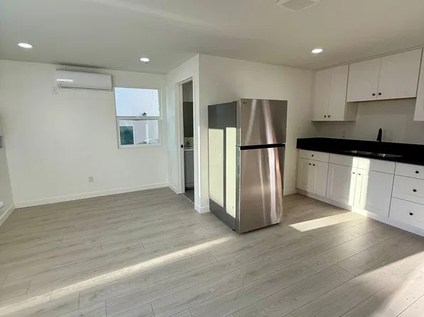 845 1/2 W 76th St, Los Angeles, CA 90044