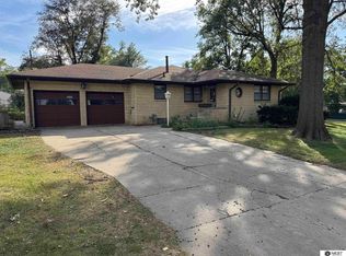 5805 Greenwood St, Lincoln, NE 68507