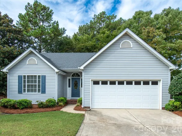 1089 Weddington Woods St NW, Concord, NC 28027
