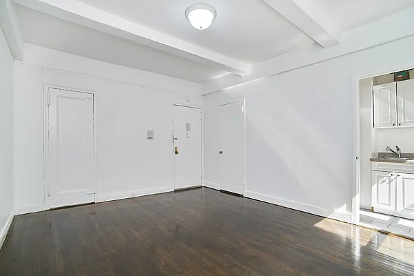 Rented by Living New York | media 7