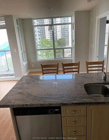 225 Wellesley St E #805 — Photo 18