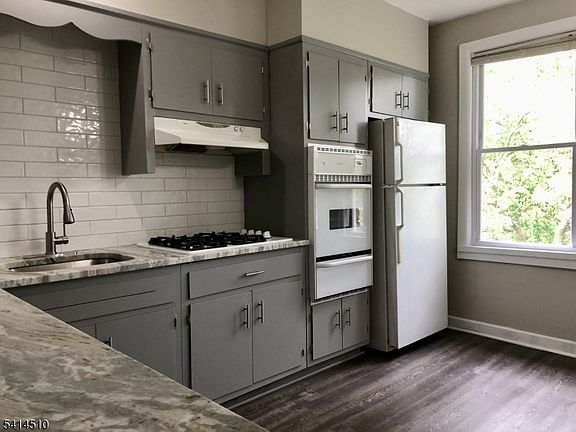 3rd image of 193 Hillside Ave