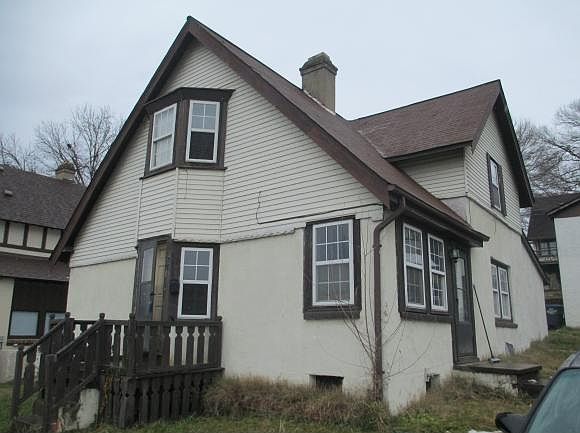 1st image of 422 W Sullivan St