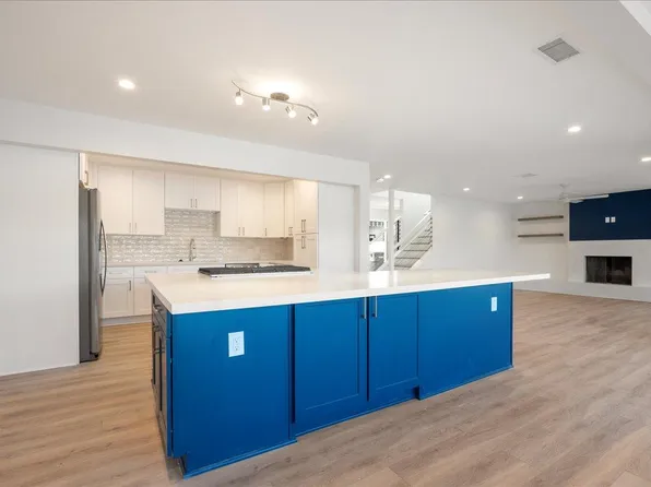 1498 La Linda Dr, San Marcos, CA 92078