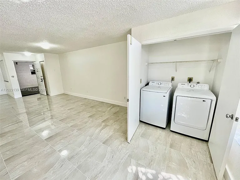2880 N Oakland Forest Dr #103 — Photo 8