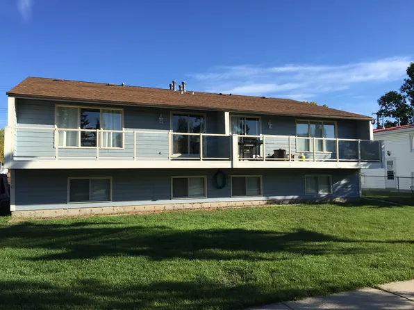 8714 76th Ave NW, Edmonton, AB T6C 0J5