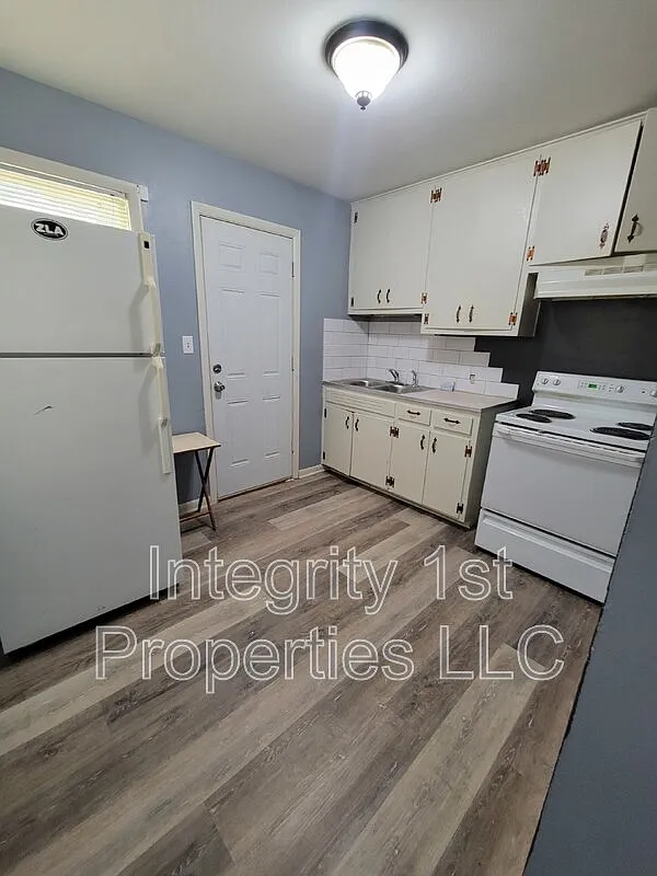 1 bed, 1.0 bath, 550 sqft, $825 — Photo 3