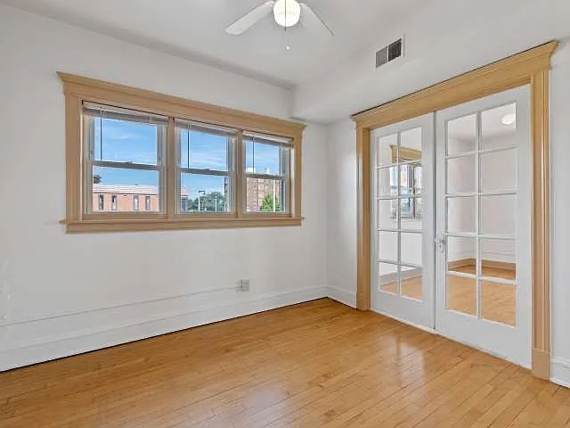 2217 W Wisconsin Ave #6 — Photo 8