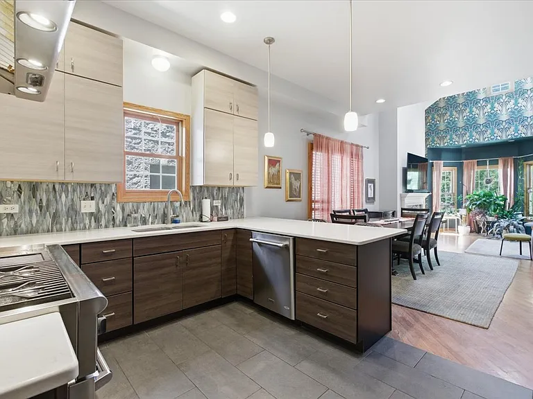 629 W Briar Pl #3W — Photo 8
