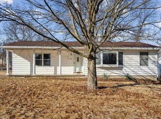 140 Helen Rd, Waterloo, IA 50701