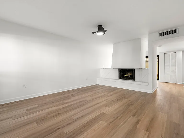 1 Windrush Blvd #19 — Photo 14