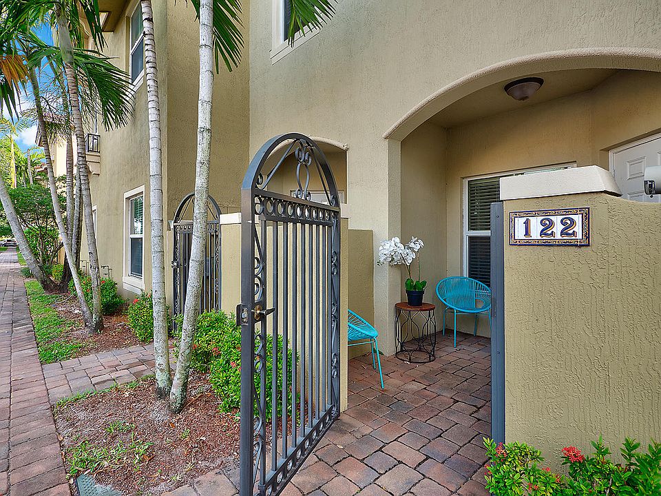 1st image of 122 Monterey Bay Dr