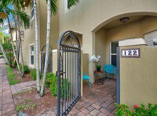 122 Monterey Bay Dr, Boynton Beach, FL 33426