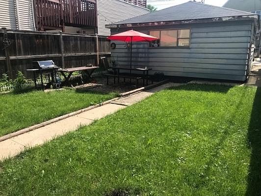 1st image of 3435 N Claremont Ave #2