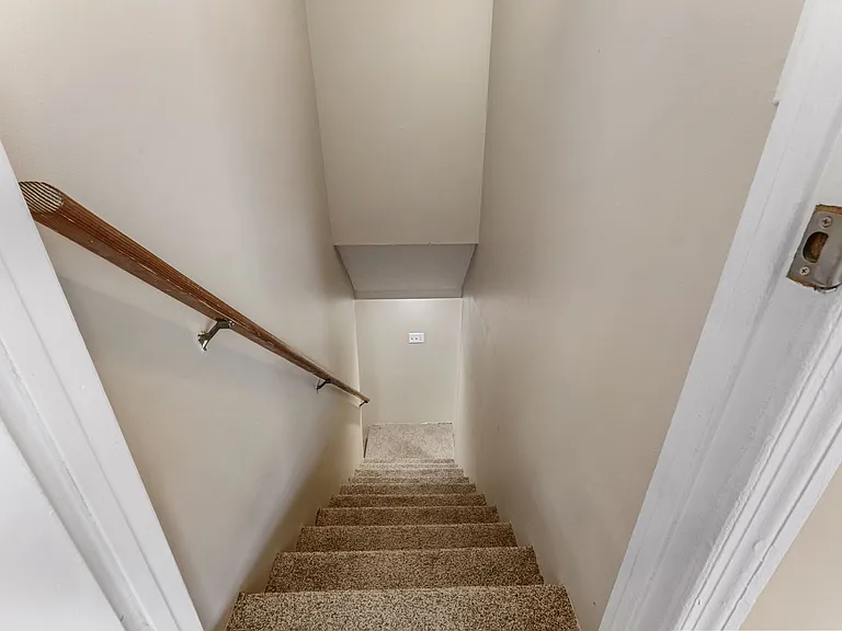 7166 Holland Ln — Photo 20