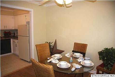 5th image of 320 Maryland Ave APT 10B
