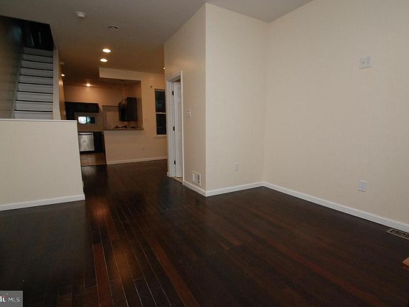 5th image of 1438 N Hollywood St