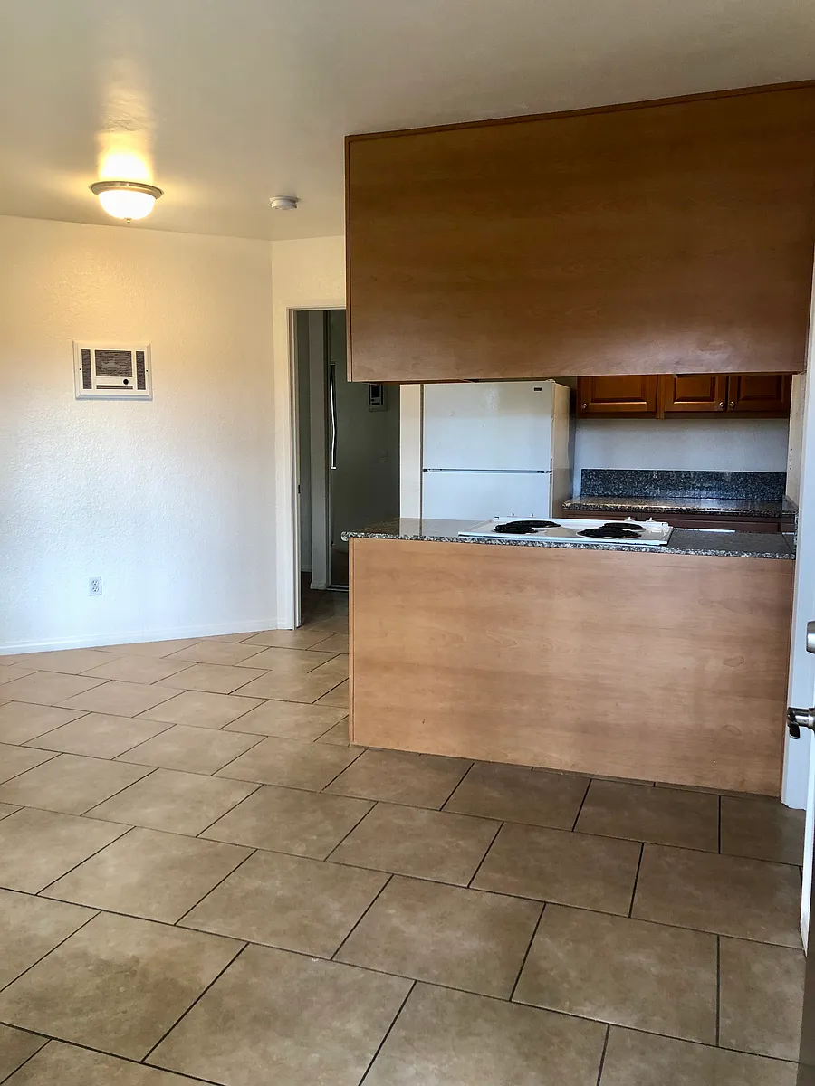 Building Photo - 8543 Graves Ave #231